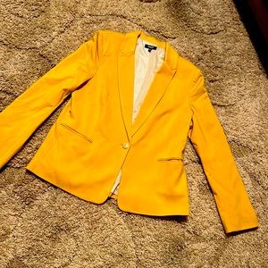 NWOT knit blazer.  Size XL. Mustard yellow